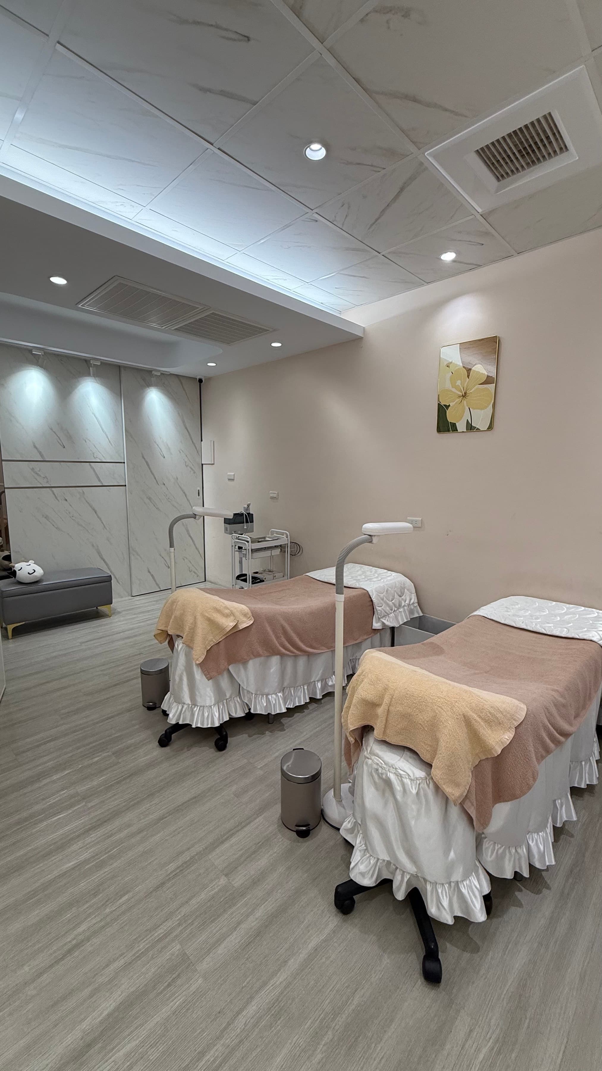 辰皙美學·一樓店面·美容床空間 空間照片